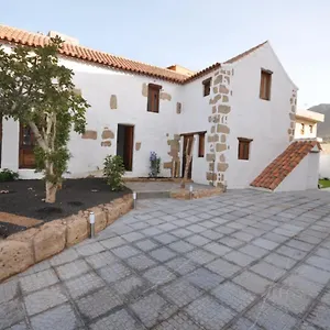 https://casaruralarona.tenerifehoteles.net